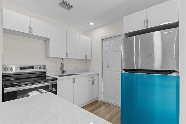 4 of 41 - 2941 Nw 11th Ct, Fort Lauderdale, FL