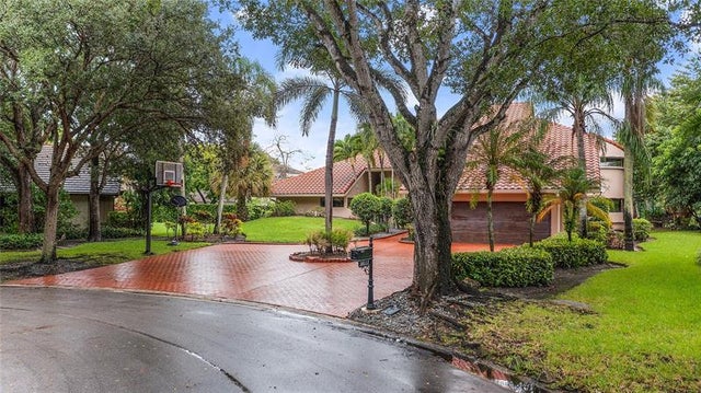 2 of 43 - 10111 Vestal Ct, Coral Springs, FL