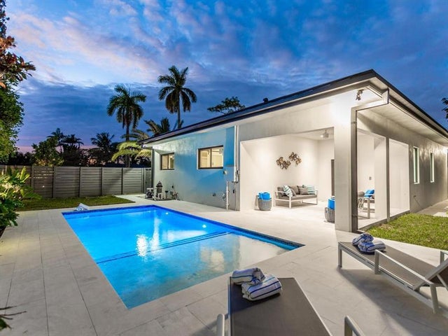 3 of 54 - 4620 Ne 4th Av, Oakland Park, FL