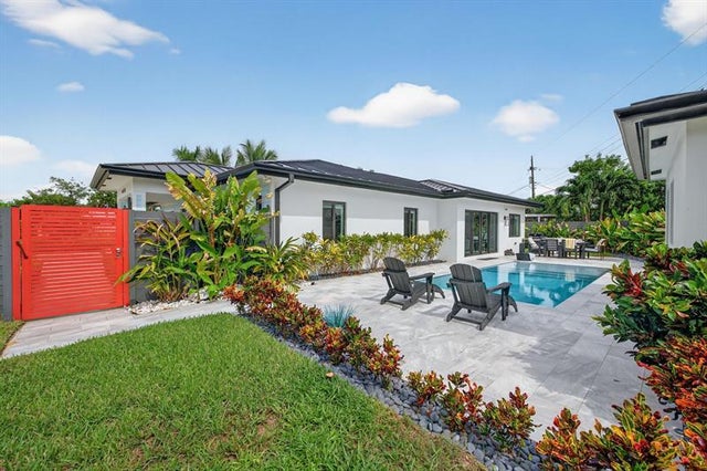 2 of 51 - 4550 Ne 3rd Ave, Oakland Park, FL