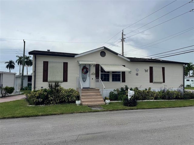 1 of 17 - 8580 Sw 17th St, Davie, FL