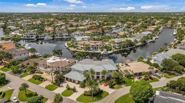 2 of 99 - 3211 Ne 27th Ave, Lighthouse Point, FL