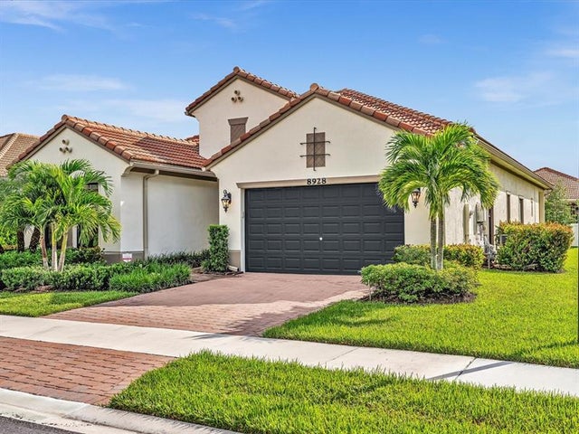 3 of 98 - 8928 Bastille Cir, Parkland, FL