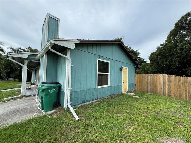 4 of 28 - 6101 Balsam Drive, Fort Pierce, FL
