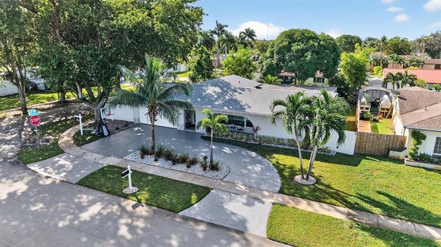 1 of 48 - 8800 Nw 5th St, Pembroke Pines, FL