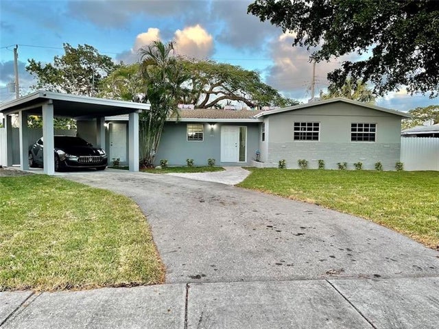 1 of 24 - 841 Ne 51st St, Deerfield Beach, FL
