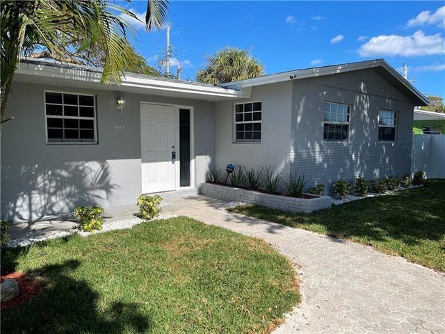 2 of 24 - 841 Ne 51st St, Deerfield Beach, FL