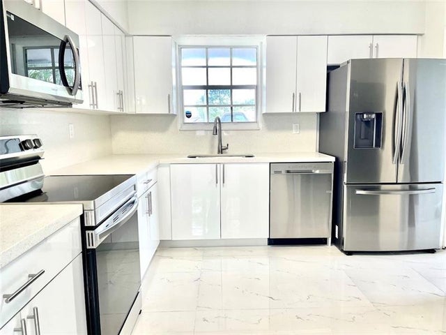 3 of 24 - 841 Ne 51st St, Deerfield Beach, FL