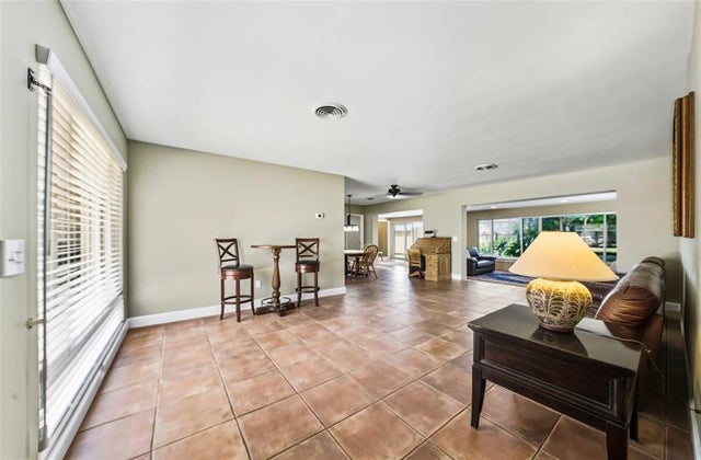 4 of 32 - 1711 Ne 40th Ct, Oakland Park, FL