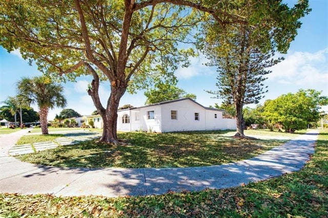 2 of 22 - 1031 Sw 6th Way, Deerfield Beach, FL