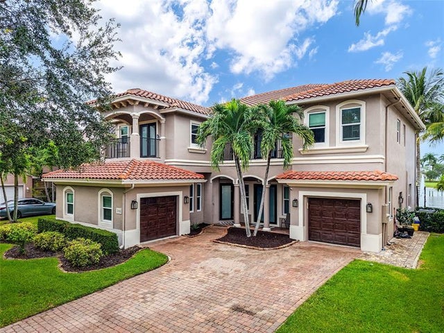 1 of 60 - 556 Cresta Cir, West Palm Beach, FL