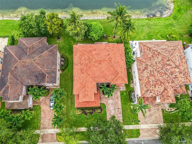 4 of 60 - 556 Cresta Cir, West Palm Beach, FL