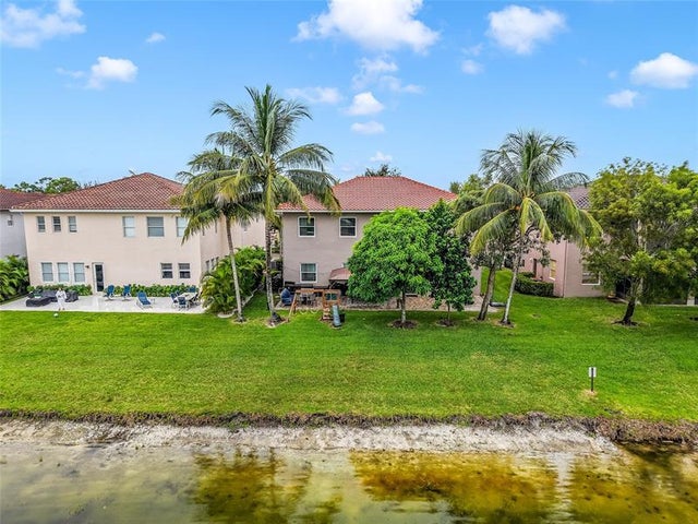 5 of 60 - 556 Cresta Cir, West Palm Beach, FL