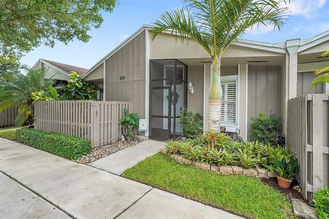2 of 36 - 573 Woodgate Cir, Fort Lauderdale, FL