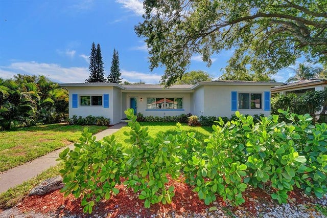 2 of 71 - 822 Nw 6th Ave, Dania, FL