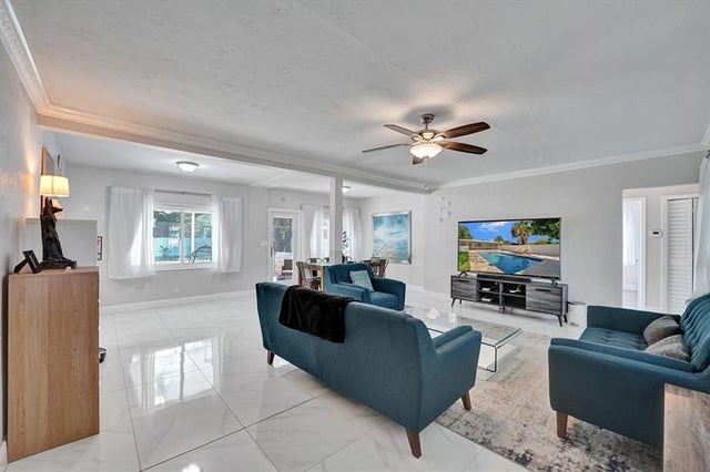 4 of 71 - 822 Nw 6th Ave, Dania, FL