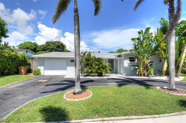 1 of 39 - 301 Se 12th St, Deerfield Beach, FL