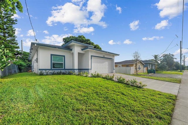 2 of 26 - 2407 Nw 8th St, Fort Lauderdale, FL