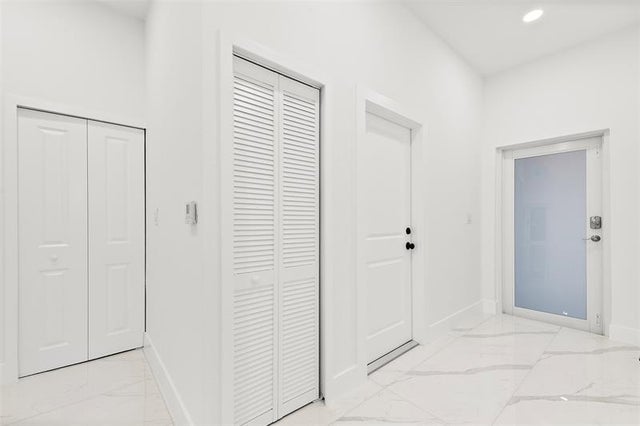 4 of 26 - 2407 Nw 8th St, Fort Lauderdale, FL