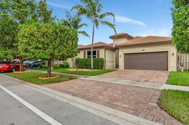 2 of 36 - 25123 Sw 118th Pl, Homestead, FL