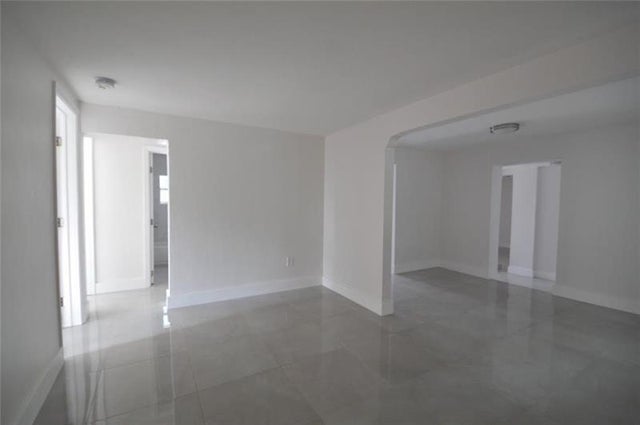 5 of 26 - 2340 Nw 99th Ter, Miami, FL