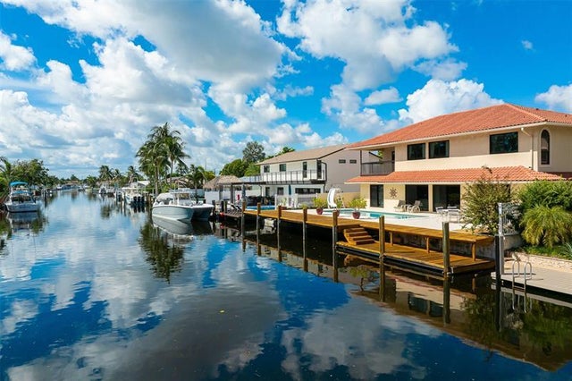 1 of 59 - 370 Se 13th Ave, Pompano Beach, FL