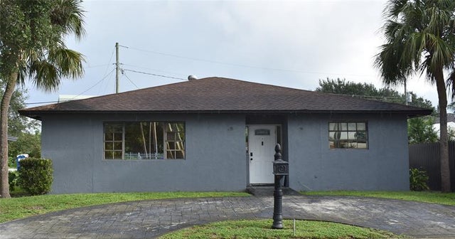 1 of 2 - 3001 Nw 8th Pl, Fort Lauderdale, FL
