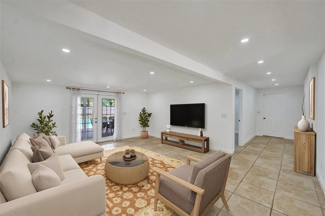 3 of 32 - 2004 N 40th Ave, Hollywood, FL