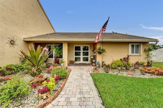 3 of 90 - 14580 Fairfax Pl, Davie, FL