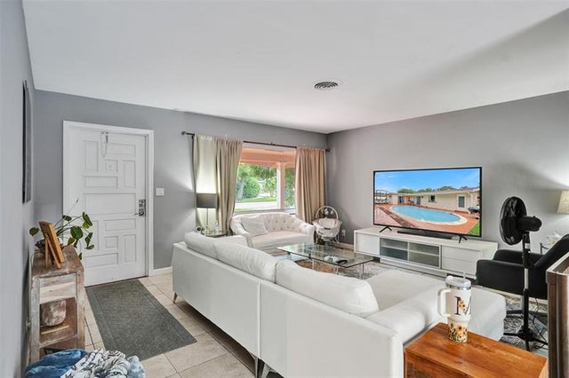 3 of 32 - 6210 Ne 21st Rd, Fort Lauderdale, FL