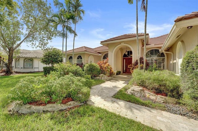 4 of 100 - 4869 Kensington Cir, Coral Springs, FL
