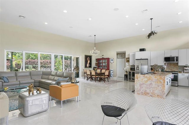 3 of 34 - 2701 Ne 2nd Ave, Wilton Manors, FL