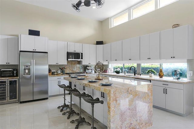 5 of 34 - 2701 Ne 2nd Ave, Wilton Manors, FL