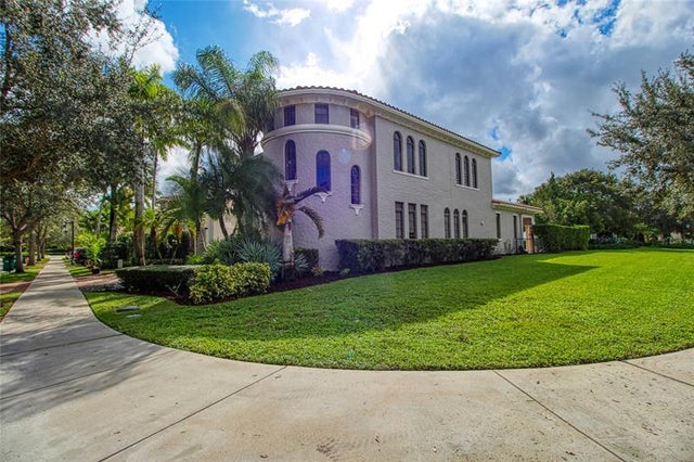 2 of 44 - 9544 Kenley Ct, Parkland, FL