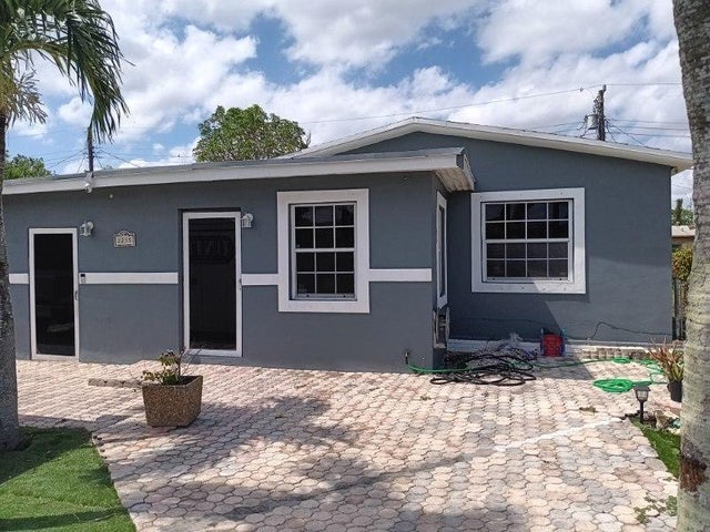1 of 15 - 2215 Nw 9th Ct, Fort Lauderdale, FL