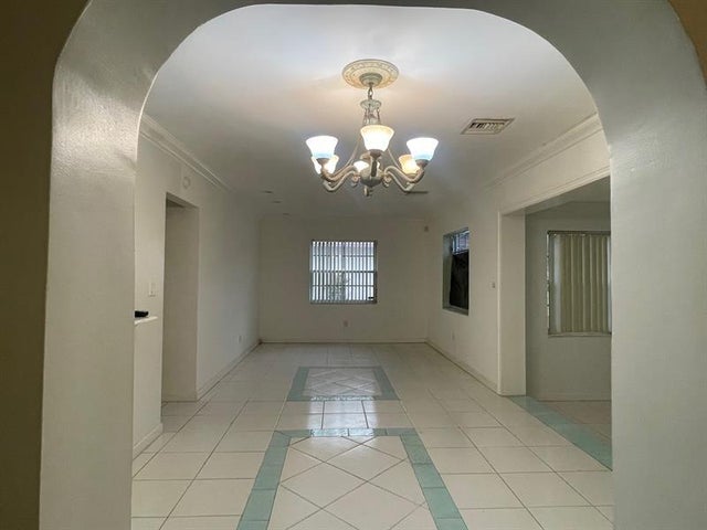 3 of 15 - 2215 Nw 9th Ct, Fort Lauderdale, FL