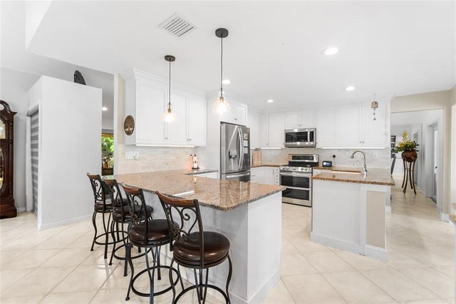 4 of 60 - 7604 Lexington Ln, Parkland, FL
