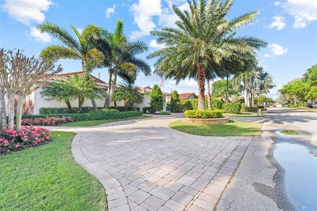 5 of 45 - 3250 Spanish River Dr, Pompano Beach, FL