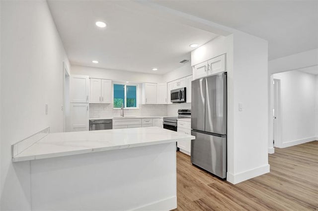 5 of 22 - 3821 Nw 3rd Ave, Oakland Park, FL