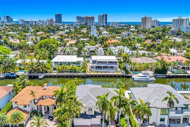 4 of 70 - 30 Fiesta Way, Fort Lauderdale, FL