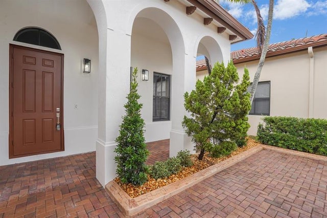 4 of 32 - N/A, Pembroke Pines, FL