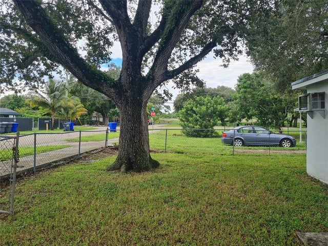 2 of 16 - 6141 Garfield, Hollywood, FL