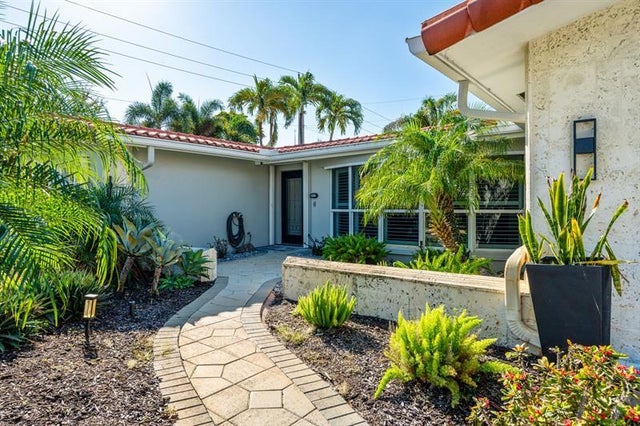 3 of 40 - 2166 Ne 57th St, Fort Lauderdale, FL