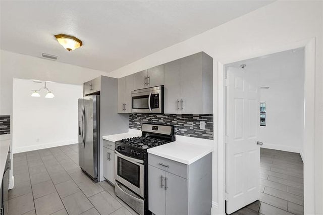 5 of 31 - 7021 Park St, Hollywood, FL