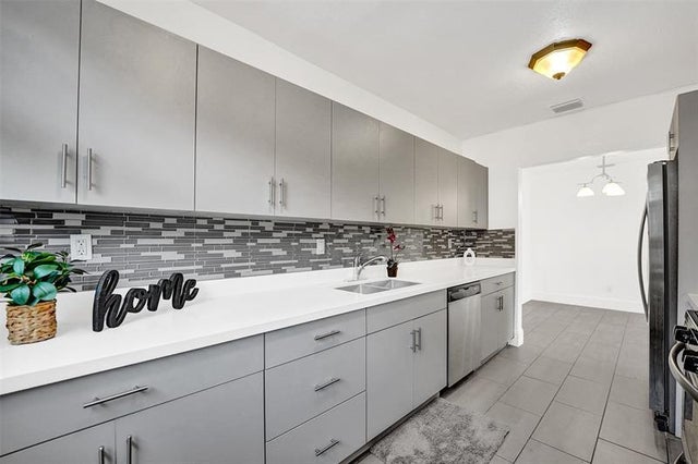 5 of 31 - 7021 Park St, Hollywood, FL