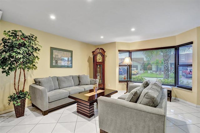 5 of 40 - 1570 Sw 22nd Way, Deerfield Beach, FL