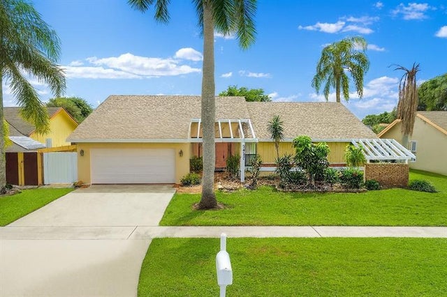 3 of 40 - 9477 Burlington Pl, Boca Raton, FL