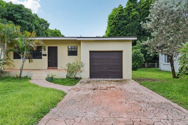 3 of 24 - 2708 Adams St, Hollywood, FL