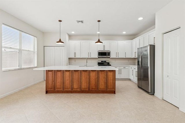 5 of 24 - 106 Newberry Ln, Royal Palm Beach, FL