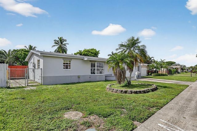 1 of 49 - 6534 Nw 1st St, Margate, FL